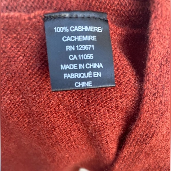 360 Cashmere Turtleneck Size XS - Picture 7 of 9